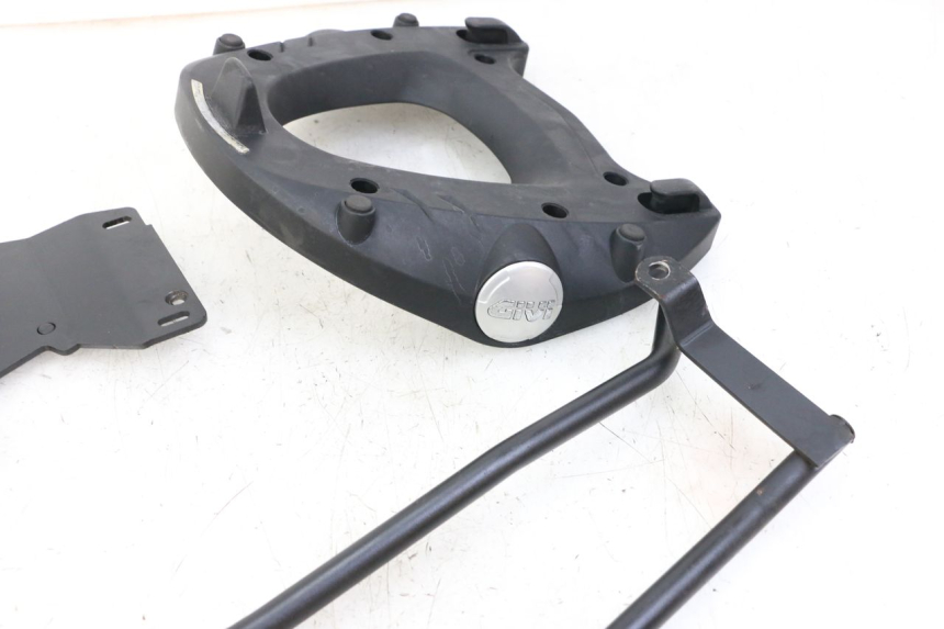 photo de PORTE PAQUET KYMCO XCITING 500 (2007 - 2010) - Points de fixation