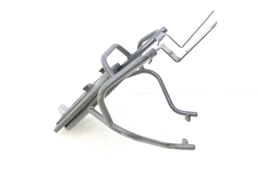 photo de PORTE PAQUET YAMAHA YP MAJESTY 125 (1998 - 2001) - Gros plan technique