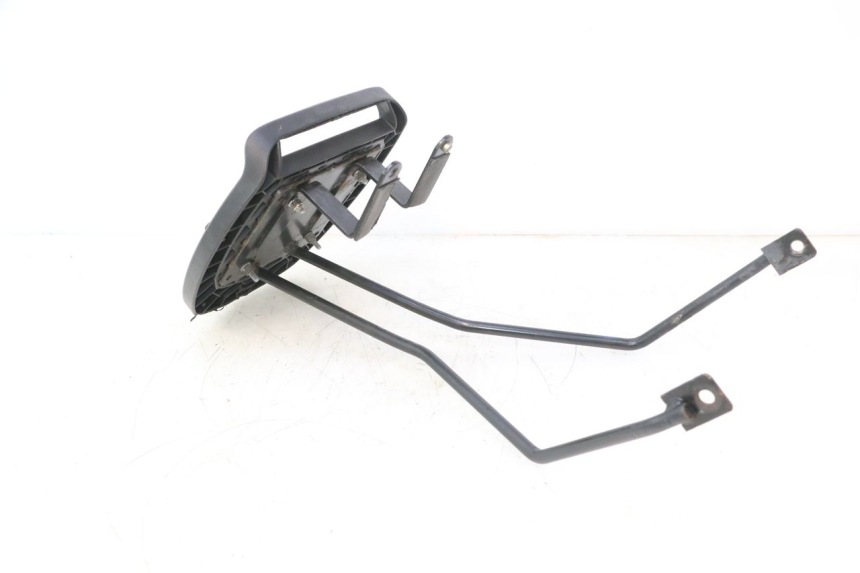 photo de PORTE PAQUET YAMAHA YP MAJESTY 125 (1998 - 2001) - Marquages et références