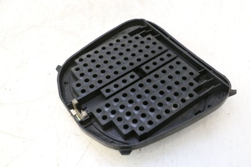 photo de PORTE PAQUET YAMAHA YP MAJESTY 125 (2002 - 2006) - Détail de la pièce
