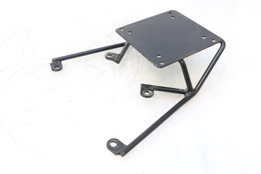 photo de PORTE PAQUET YAMAHA YP MAJESTY 125 (2002 - 2006) - Gros plan technique