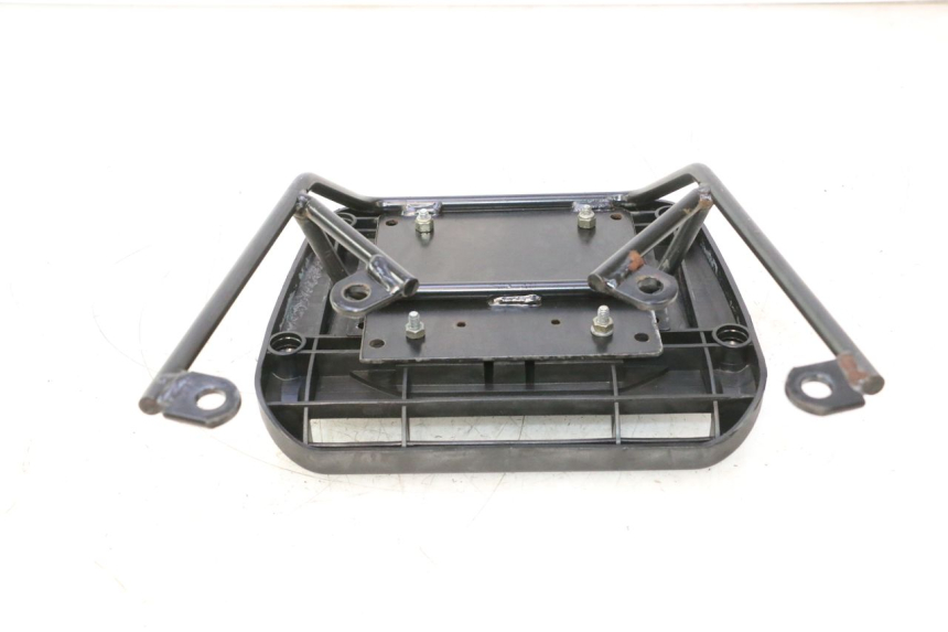 photo de PORTE PAQUET YAMAHA YP MAJESTY 125 (2002 - 2006) - Gros plan technique