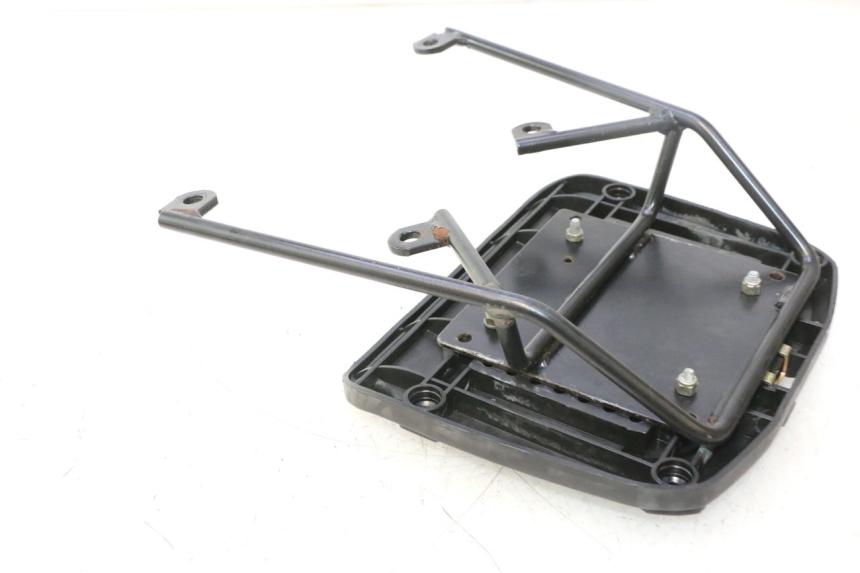 photo de PORTE PAQUET YAMAHA YP MAJESTY 125 (2002 - 2006) - Points de fixation