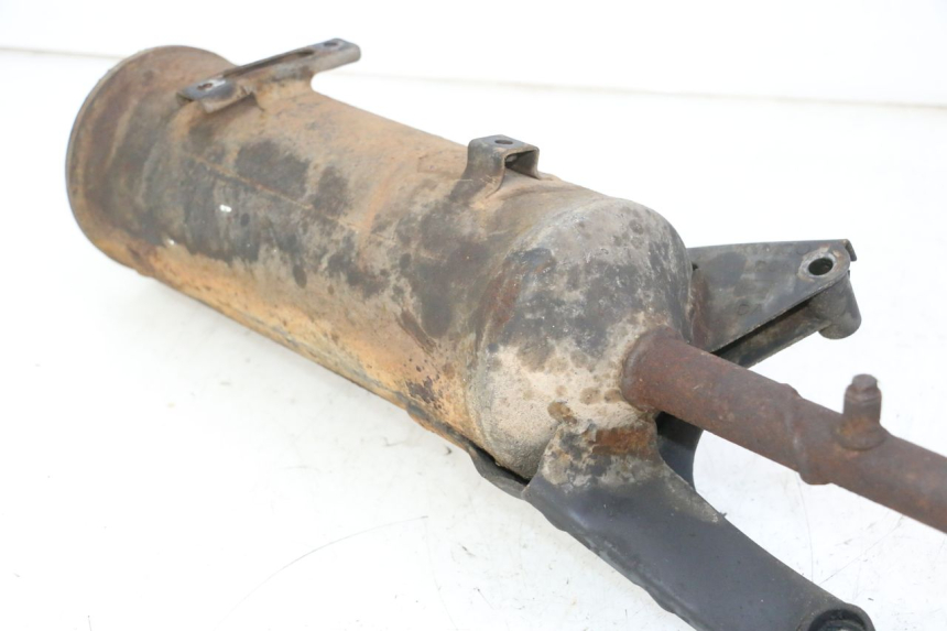 photo de POT ECHAPPEMENT KYMCO AGILITY 4T 50 (2005 - 2018) - Points de fixation