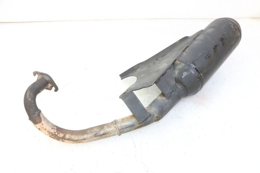 photo de POT ECHAPPEMENT KYMCO AGILITY NAKED RENOUVO 2T 50 (2011 - 2018) - Points de fixation