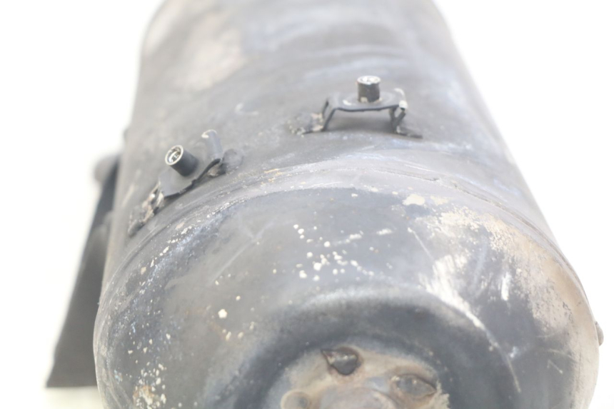 photo de POT ECHAPPEMENT PIAGGIO BEVERLY 125 (2010 - 2015) - Points de fixation