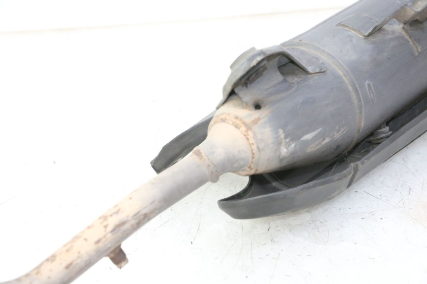 photo de POT ECHAPPEMENT YAMAHA CYGNUS X INJECTION 125 (2007 - 2013) - Gros plan technique