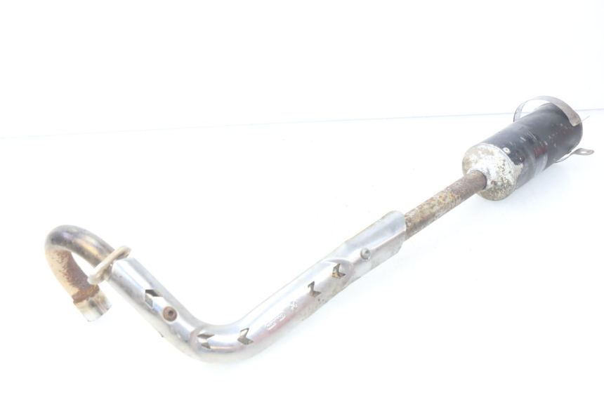 photo de POT ECHAPPEMENT LONCIN DIRT BIKE 125 - Gros plan technique