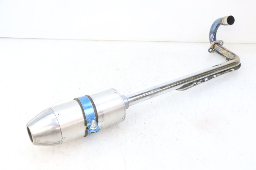 photo de POT ECHAPPEMENT LONCIN DIRT BIKE 125 - Gros plan technique