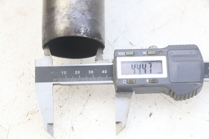 photo de POT ECHAPPEMENT DROIT HONDA CBR F SC25 1000 (1989 - 1992) - Détail de la pièce