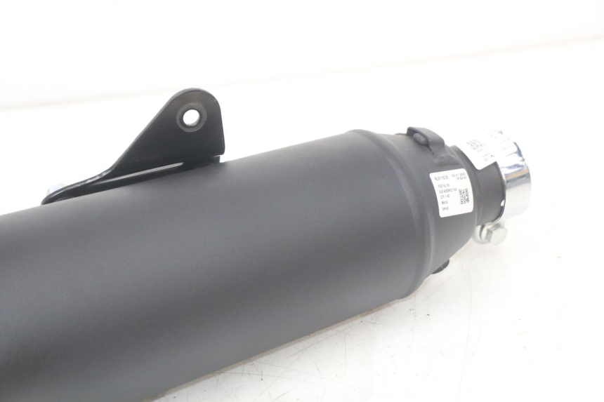 photo de POT ECHAPPEMENT DROIT ROYAL ENFIELD CONTINENTAL GT 650 (2019 - 2024) - Zoom état d’usage