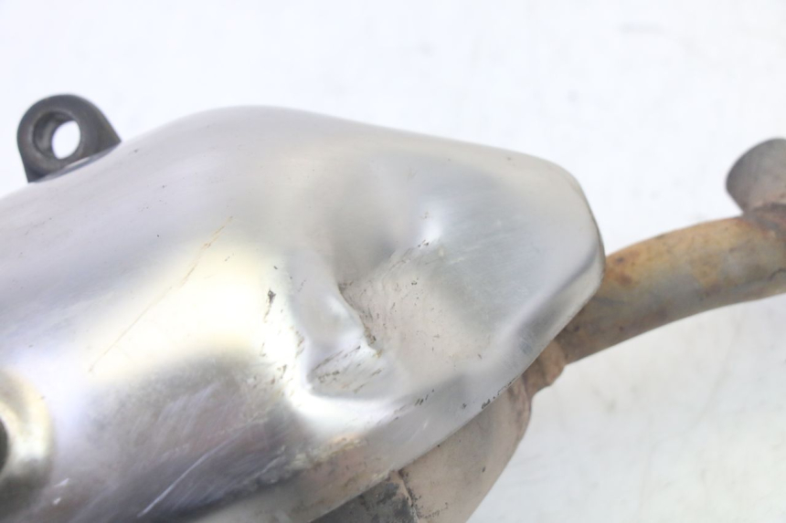 photo de POT ECHAPPEMENT HONDA FES S-WING SWING ABS 125 (2007 - 2015) - Gros plan technique