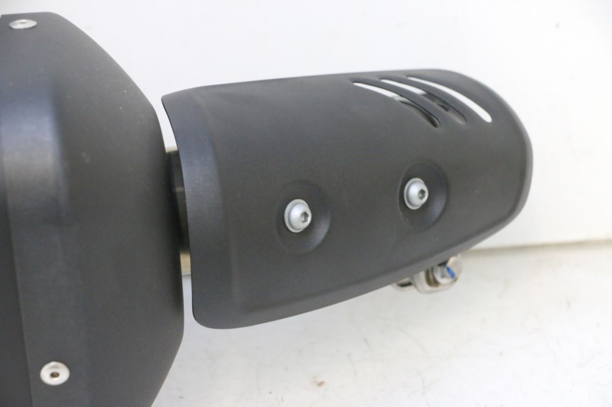 photo de POT ECHAPPEMENT YAMAHA FZ8 800 (2010 - 2016) - Autre angle de vue