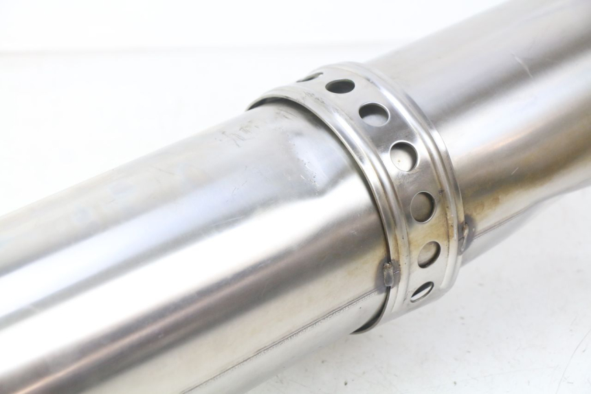 photo de POT ECHAPPEMENT YAMAHA FZS FAZER 600 (1998 - 2001) - Autre angle de vue