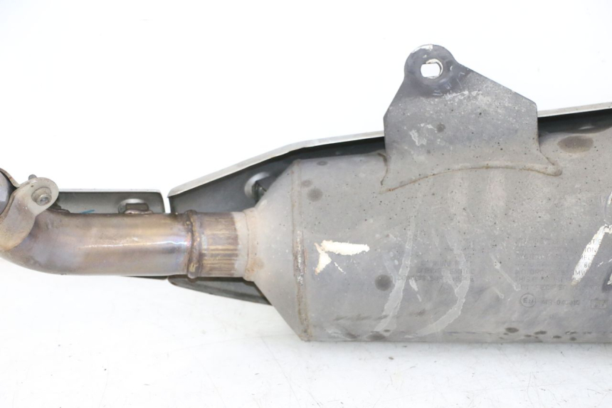 photo de POT ECHAPPEMENT BMW G310 R 310 (2016 - 2020) - Vue rapprochée