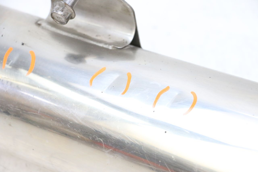 photo de POT ECHAPPEMENT GAUCHE YAMAHA FJR ABS 1300 (2006 - 2012) - Inspection visuelle