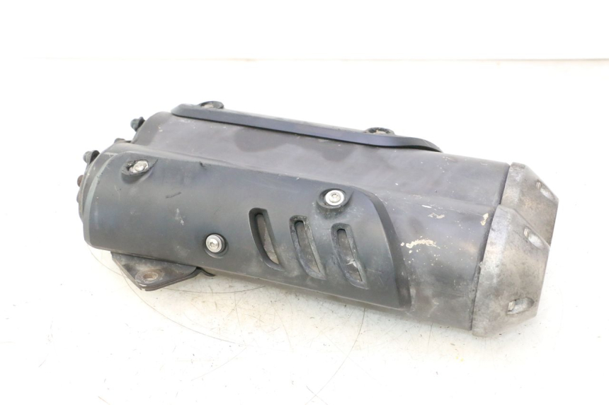 photo de POT ECHAPPEMENT GILERA GP 800 (2007 - 2013) - Gros plan technique