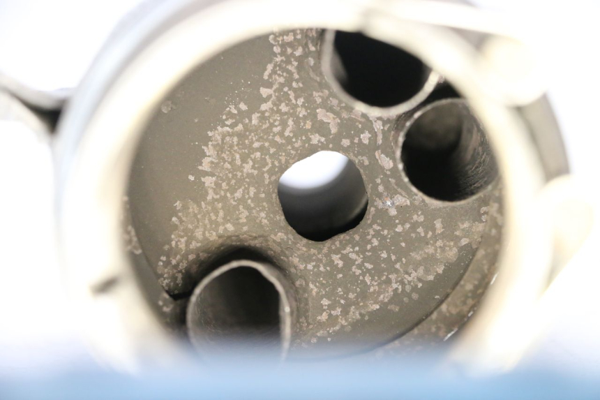 photo de POT ECHAPPEMENT SUZUKI GSX F GSXF 750 (1988 - 1998) - Détail de la pièce