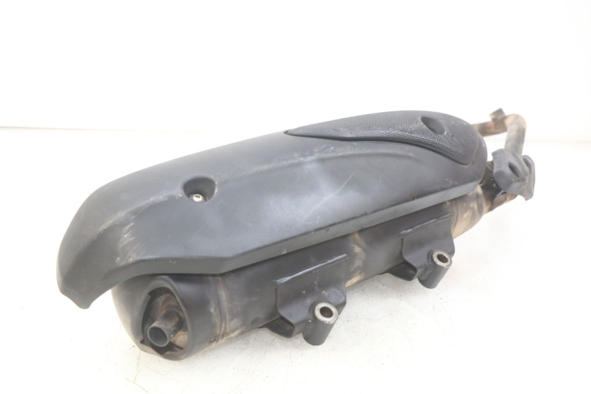 photo de POT ECHAPPEMENT YAMAHA HW XENTER 125 (2011 - 2017) - Gros plan technique