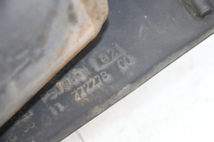 photo de POT ECHAPPEMENT PEUGEOT KISBEE 2T 50 (2010 - 2017) - Détail de la pièce