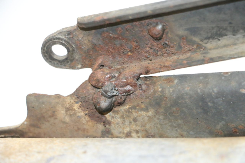 photo de POT ECHAPPEMENT PEUGEOT KISBEE 2T 50 (2010 - 2017) - Gros plan technique