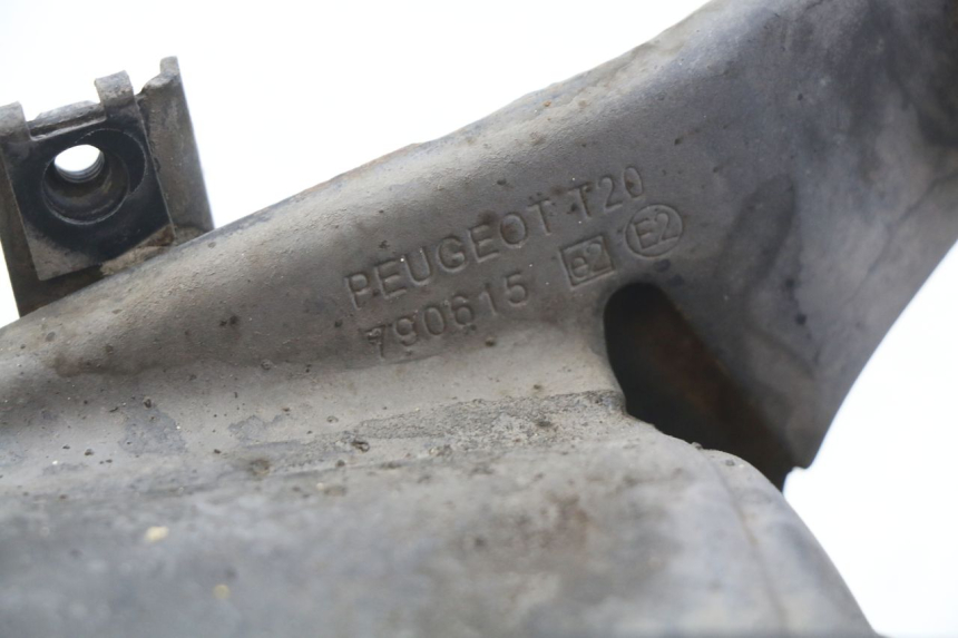 photo de POT ECHAPPEMENT PEUGEOT KISBEE 4T 50 (2018 - 2022) - Détail de la pièce