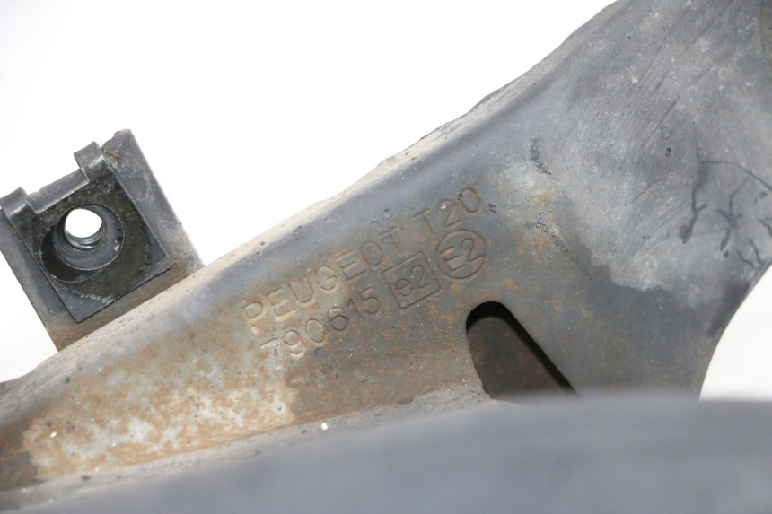 photo de POT ECHAPPEMENT PEUGEOT KISBEE 4T 50 (2018 - 2022) - Détail de la pièce