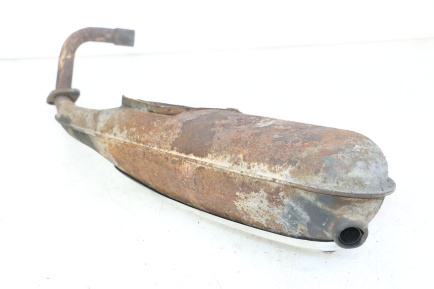 photo de POT ECHAPPEMENT PIAGGIO LIBERTY 125 (1998 - 2008) - Gros plan technique