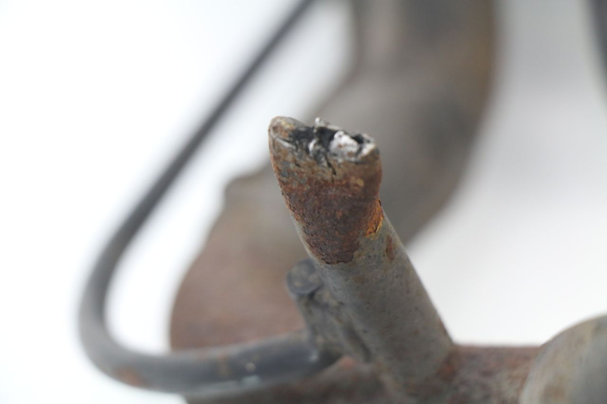 photo de POT ECHAPPEMENT PEUGEOT LUDIX ONE 50 (2004 - 2006) - Gros plan technique