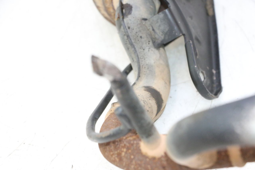 photo de POT ECHAPPEMENT PEUGEOT LUDIX ONE 50 (2004 - 2006) - Points de fixation