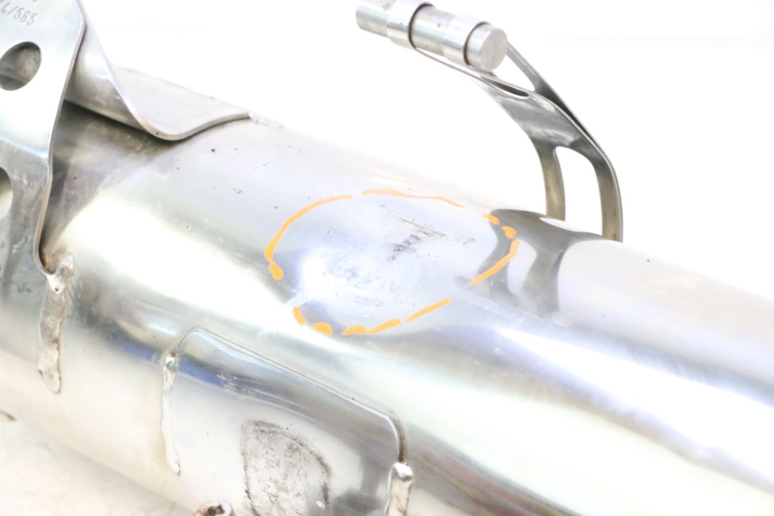 photo de POT ECHAPPEMENT PIAGGIO MP3 LT 400 (2007 - 2012) - Points de fixation