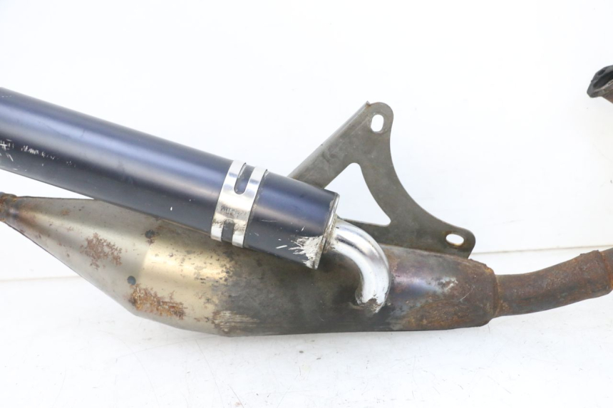 photo de POT ECHAPPEMENT PIAGGIO NEW TYPHOON 50 (2018 - 2021) - Points de fixation