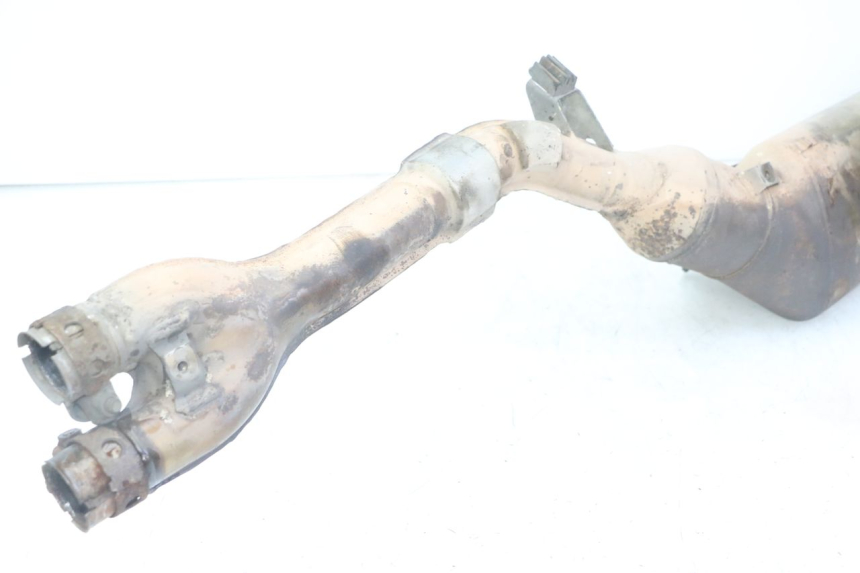 photo de POT ECHAPPEMENT HONDA NTV DEAUVILLE ABS 700 (2007 - 2016) - Gros plan technique