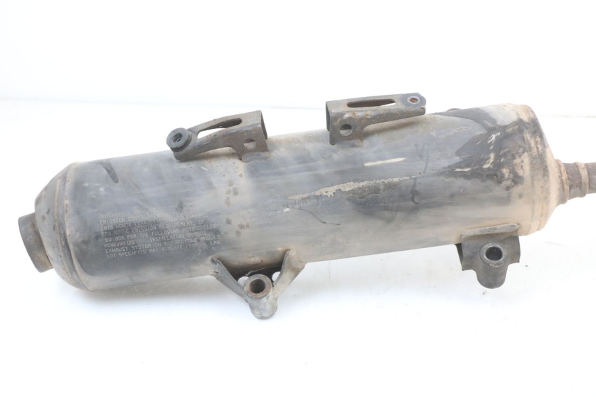 photo de POT ECHAPPEMENT HONDA PCX (JF28) 125 (2009 - 2011) - Gros plan technique