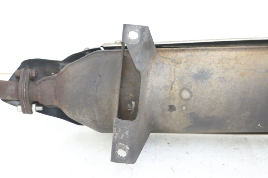 photo de POT ECHAPPEMENT PEUGEOT ELYSTAR 125 (2002 - 2007) - Points de fixation