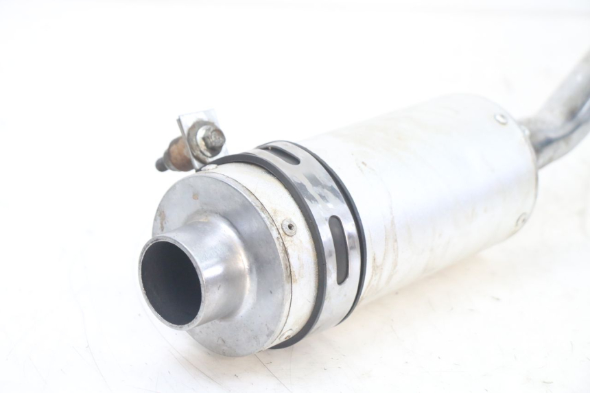 photo de POT ECHAPPEMENT APOLLO RFZ 125 - Gros plan technique