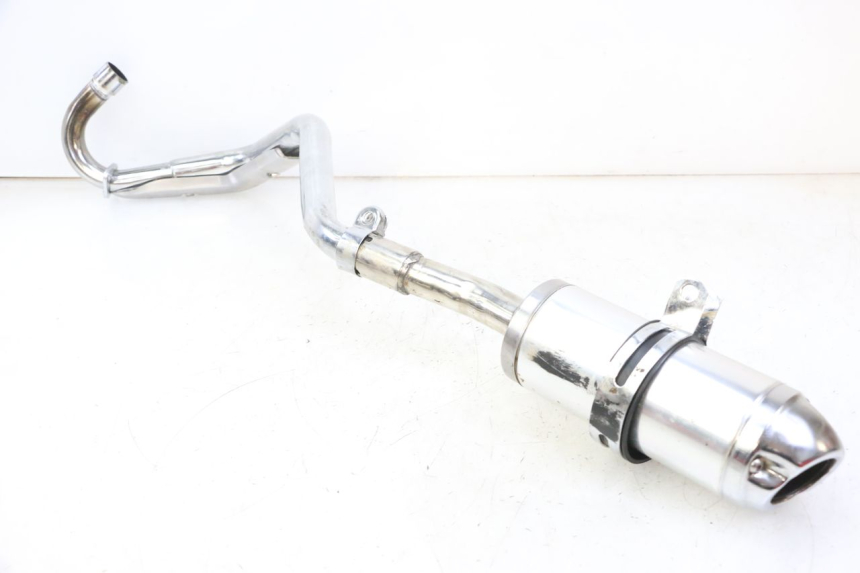 photo de POT ECHAPPEMENT APOLLO RFZ 125 - Gros plan technique