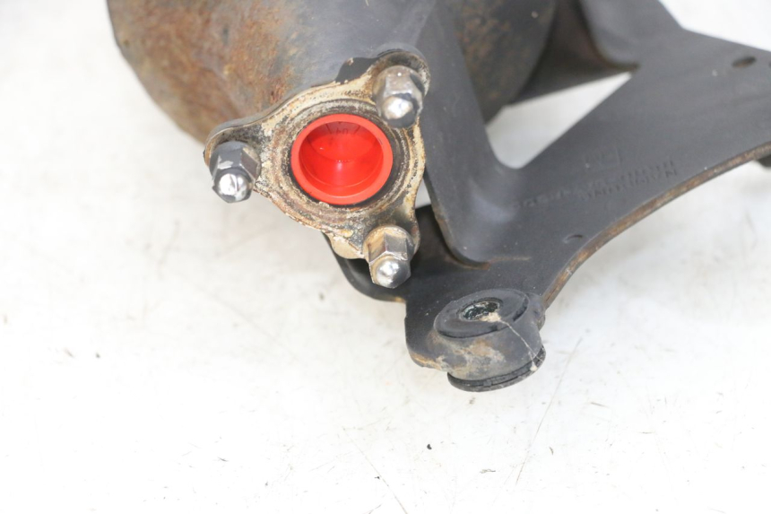 photo de POT ECHAPPEMENT DAELIM S1 125 (2007 - 2016) - Points de fixation