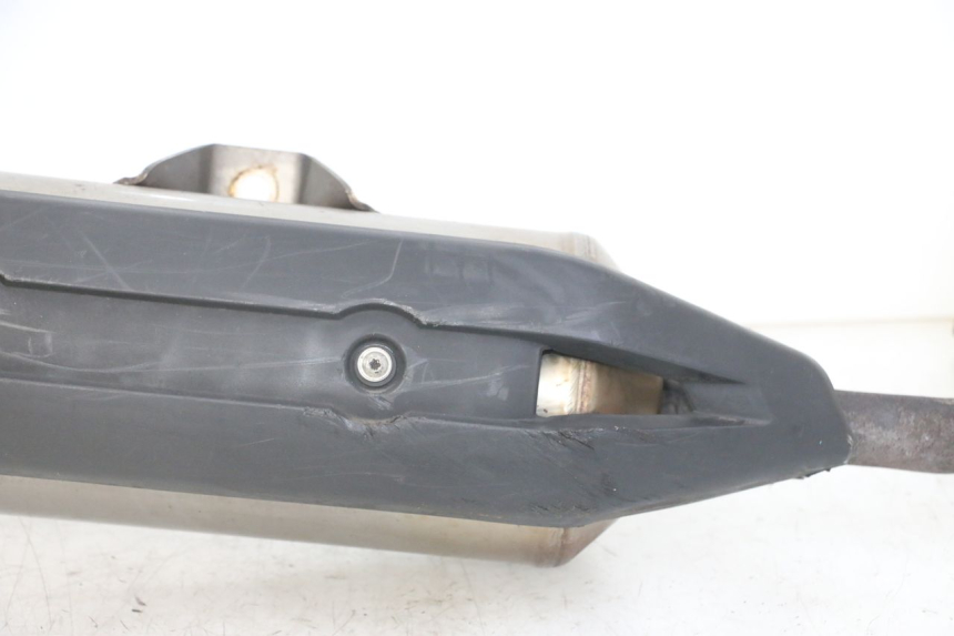 photo de POT ECHAPPEMENT PEUGEOT SATELIS 125 (2013 - 2018) - Vue rapprochée