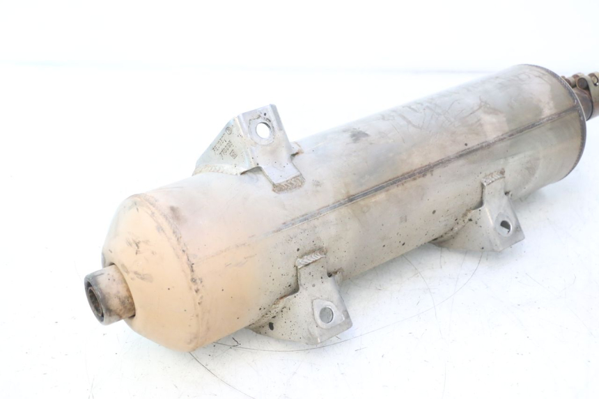 photo de POT ECHAPPEMENT PEUGEOT SATELIS 125 (2013 - 2018) - Gros plan technique