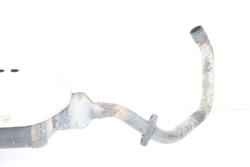 photo de POT ECHAPPEMENT APRILIA SCARABEO GT 125 (1999 - 2007) - Vue rapprochée