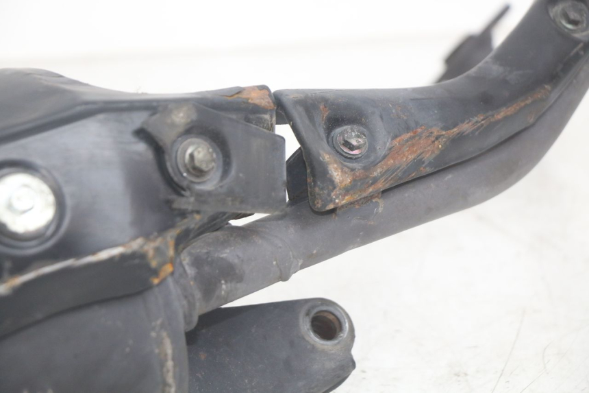 photo de POT ECHAPPEMENT HONDA SCV LEAD 100 (2003 - 2007) - Points de fixation