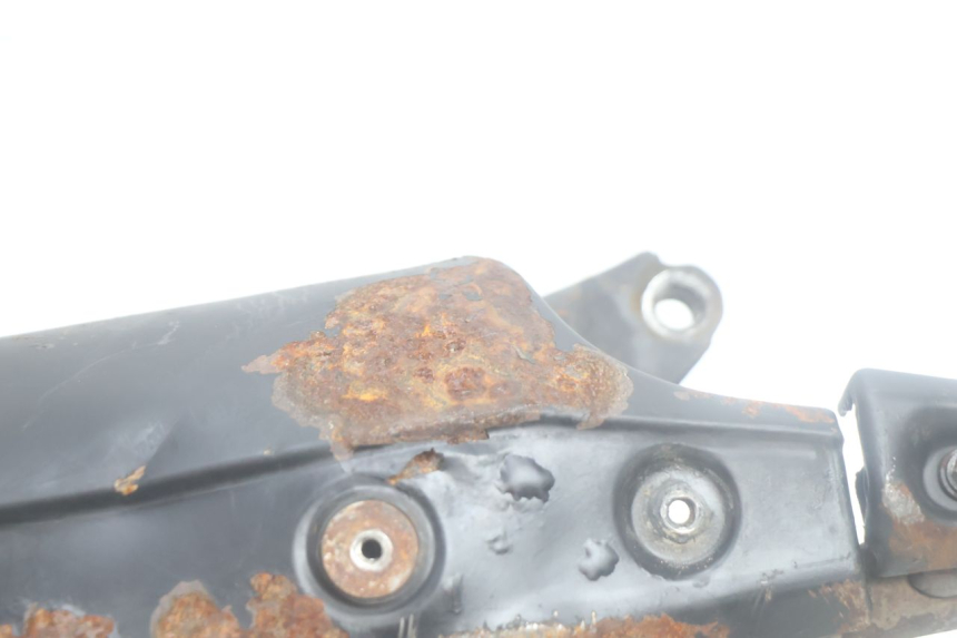 photo de POT ECHAPPEMENT HONDA SCV LEAD 100 (2003 - 2007) - Gros plan technique