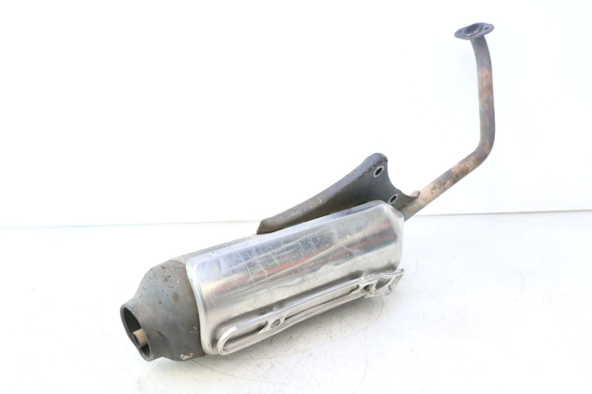 photo de POT ECHAPPEMENT HONDA SH 125 (2001 - 2003) - Gros plan technique