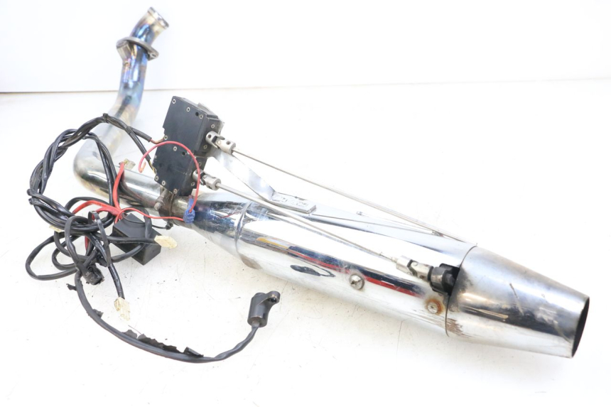 photo de POT ECHAPPEMENT HARLEY DAVIDSON SPORTSTER XL CUSTOM 1200 (2003 - 2004) - Détail de la pièce