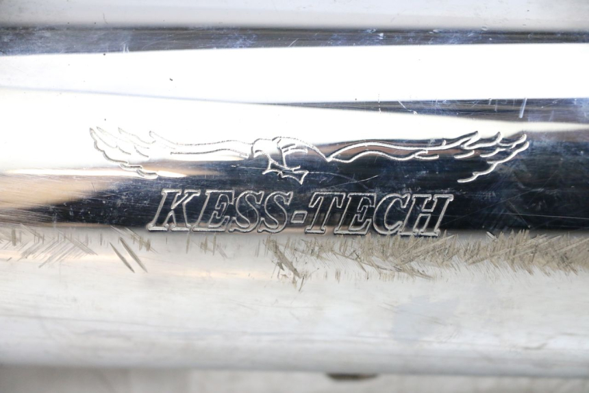 photo de POT ECHAPPEMENT HARLEY DAVIDSON SPORTSTER XL CUSTOM 1200 (2003 - 2004) - Gros plan technique