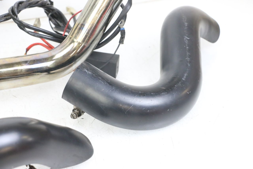 photo de POT ECHAPPEMENT HARLEY DAVIDSON SPORTSTER XL CUSTOM 1200 (2003 - 2004) - Zoom composants