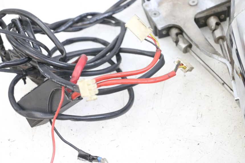 photo de POT ECHAPPEMENT HARLEY DAVIDSON SPORTSTER XL CUSTOM 1200 (2003 - 2004) - Vue d’ensemble