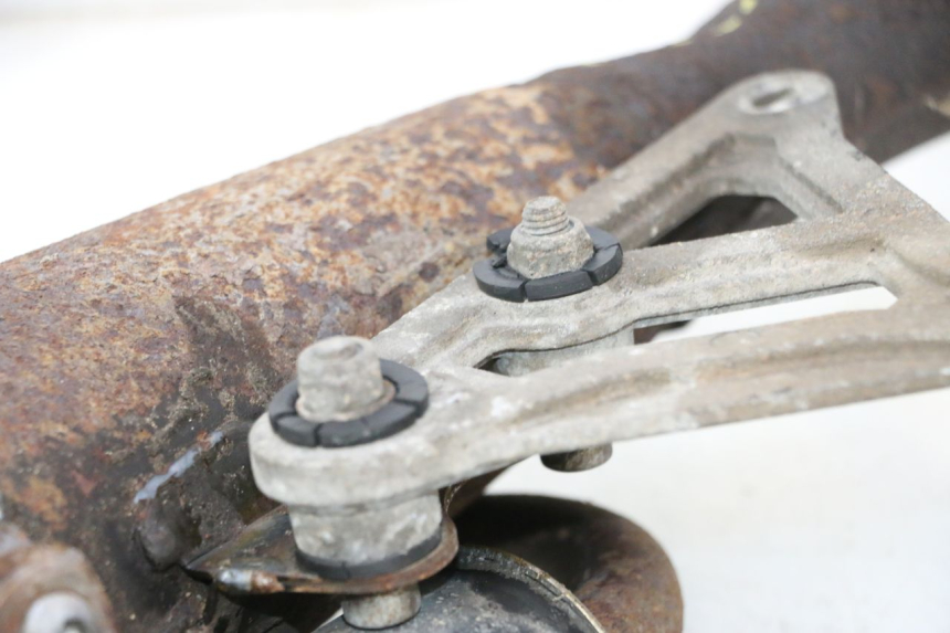 photo de POT ECHAPPEMENT PEUGEOT STREETZONE NAKED 2T 50 (2014 - 2018) - Marquages et références