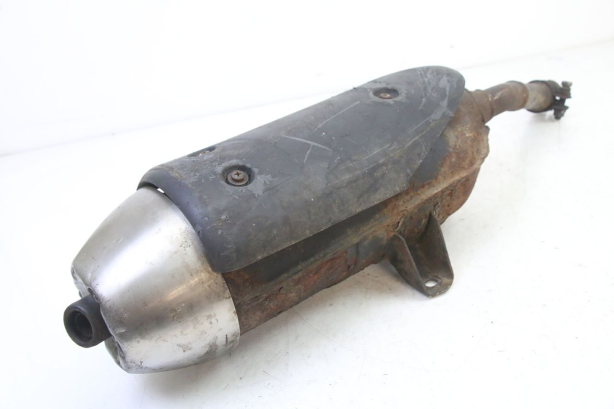photo de POT ECHAPPEMENT PIAGGIO SUPER LX 125 (2000 - 2003) - Gros plan technique